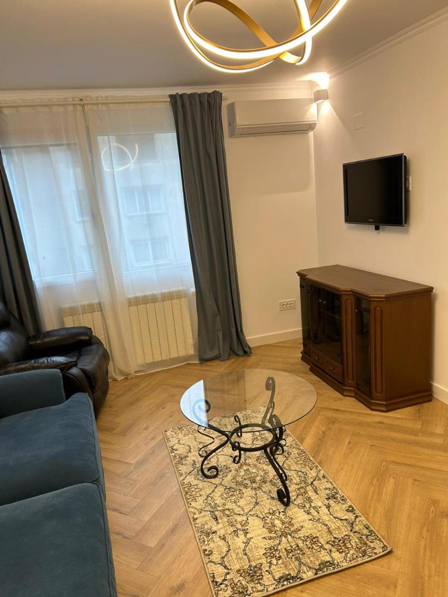Alex Apartament Central - Housity