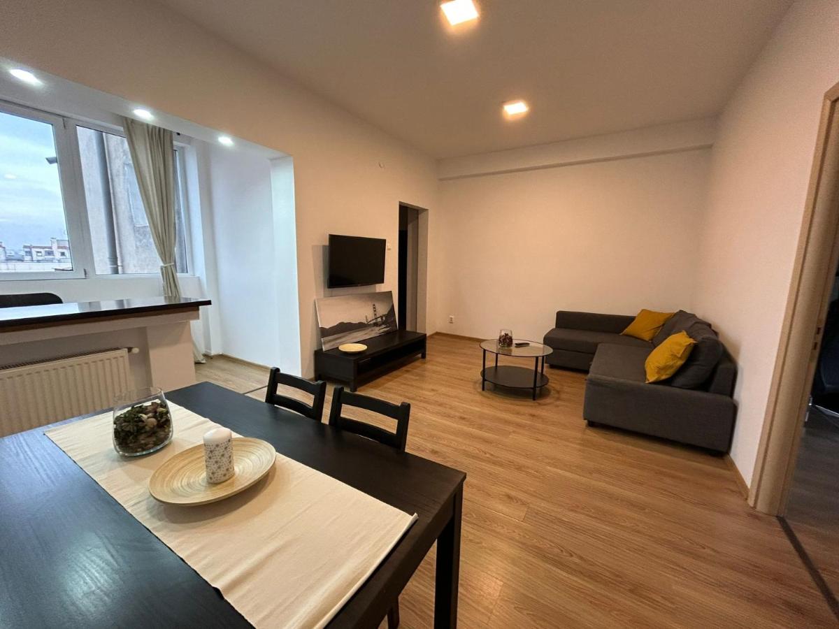 Suitetrails - Elegant City Center Apartment