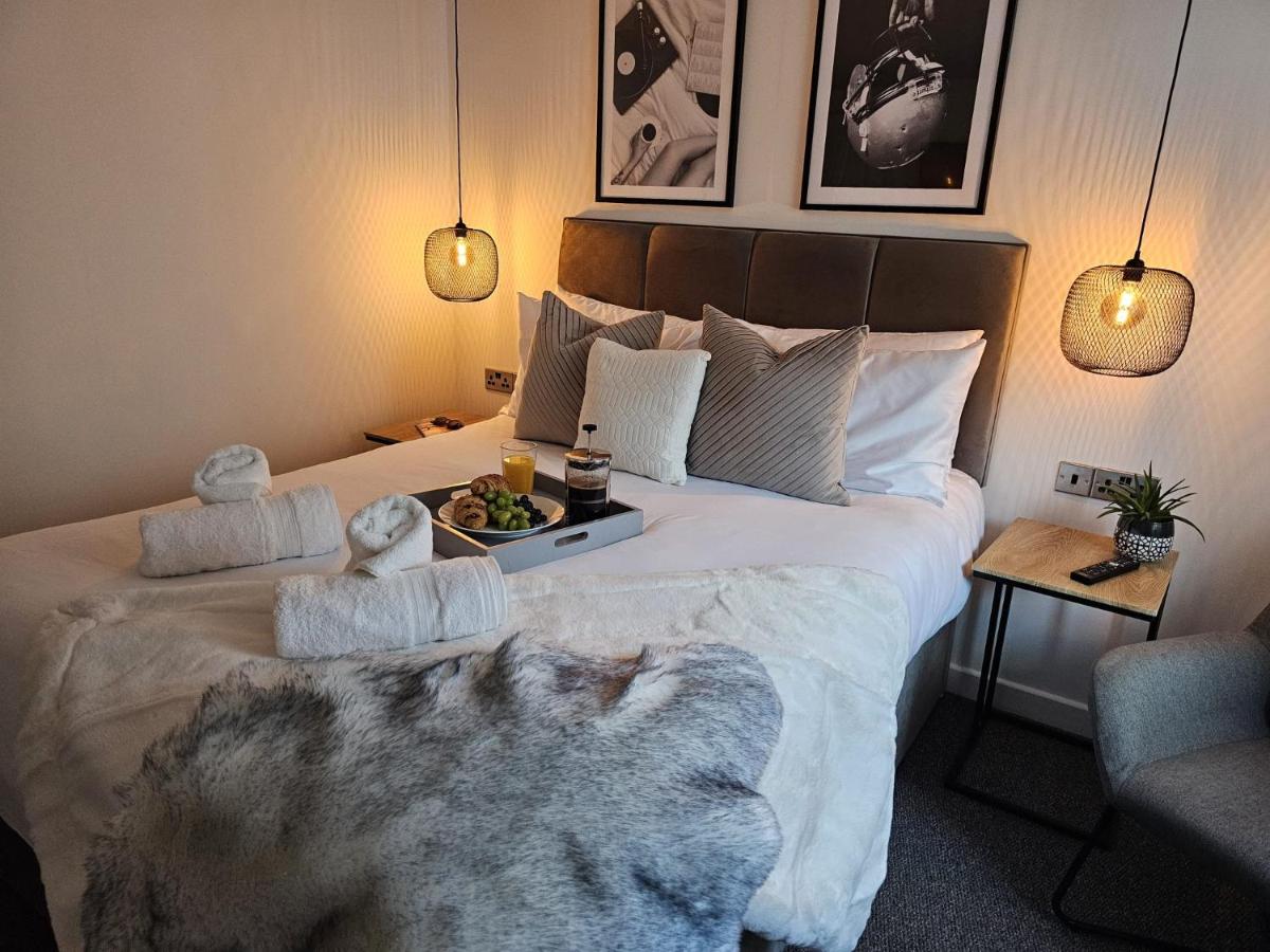 Boujis Central Plymouth Apartment - Sleeps 4 - Habita Property - Housity