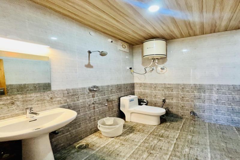 Hotel Himalayan Park - Housity