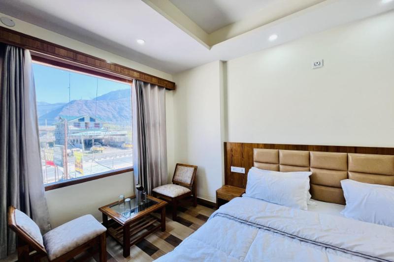 Hotel Himalayan Park - Housity