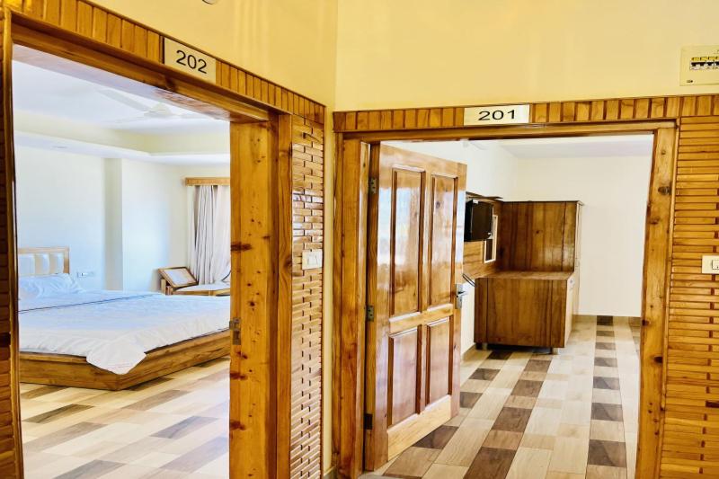 Hotel Himalayan Park - Housity