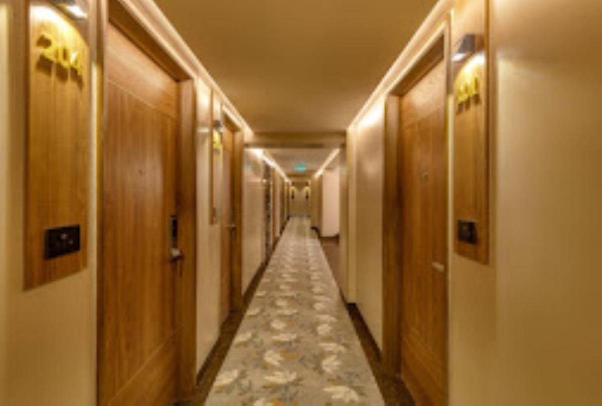 Sapphire Boutique Hotel CBD Belapur - Housity