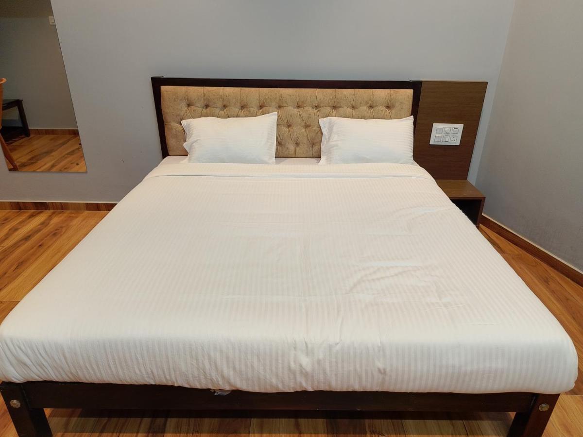 Royal Inn Lodging - Housity