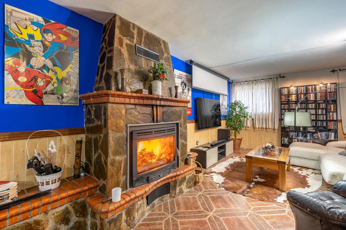 Casa de Amigos La Latina con piscina, chimenea y barbacoa - Housity