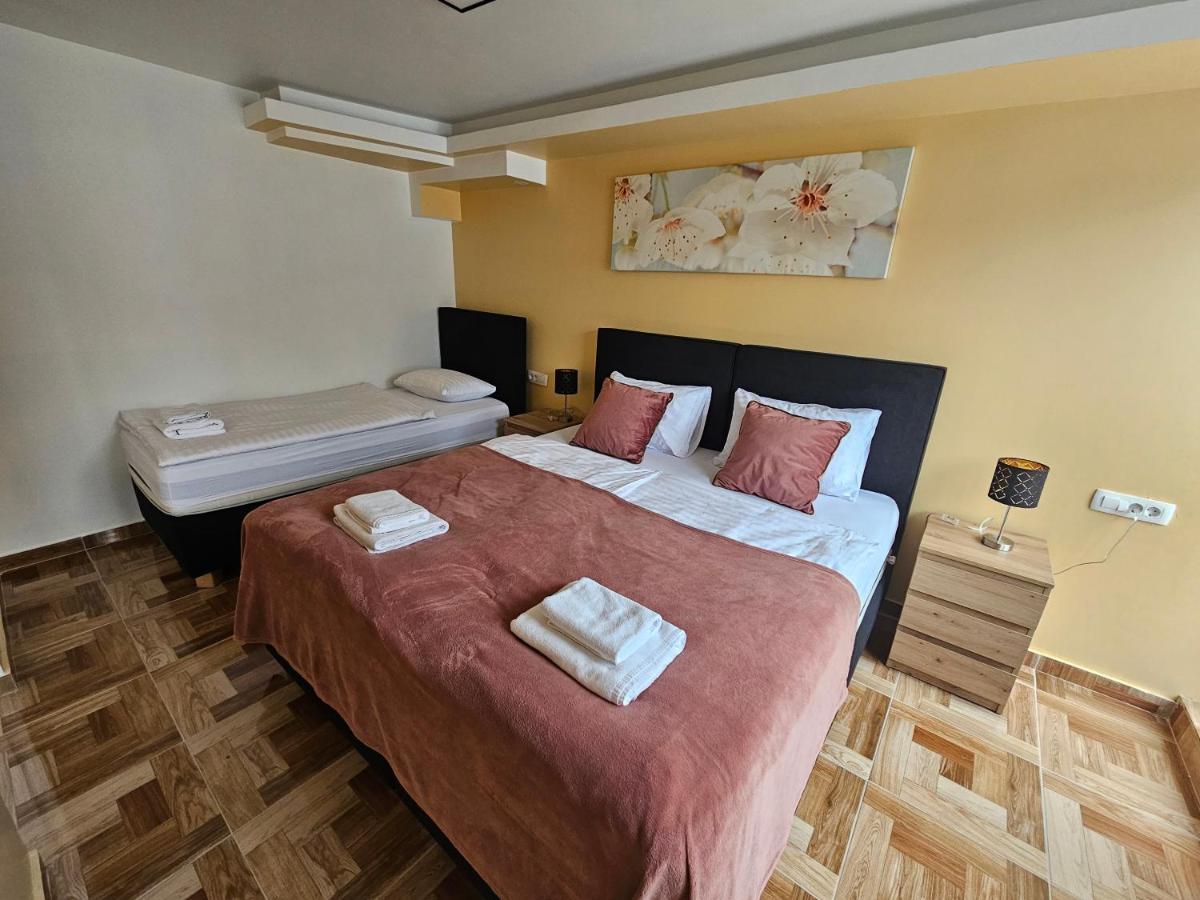 Royal Apartments & Rooms - Housity