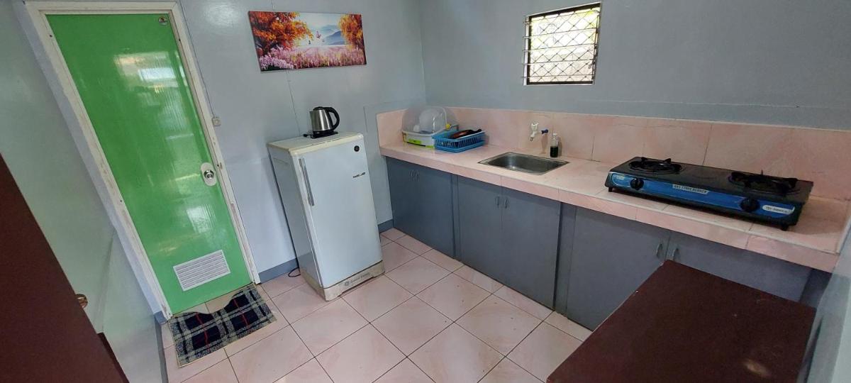 Genna's Tourist Inn Standard Room - Housity