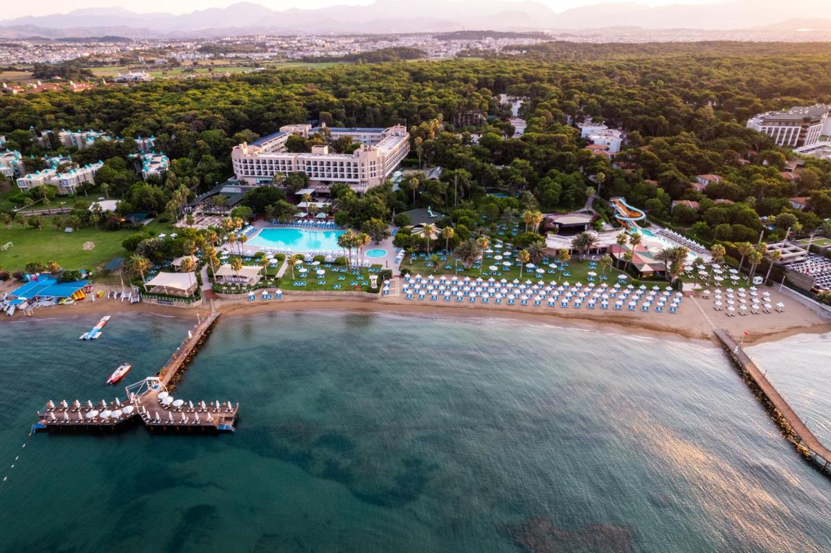 Turquoise Hotel - Housity