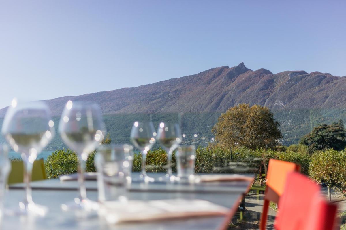 Vue générale sur la montagne ou vue sur la montagne depuis l'hôtel