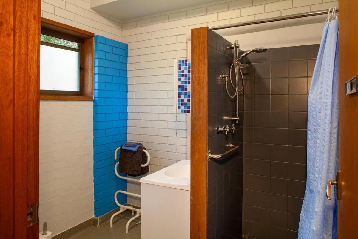 Treetops Silvan Valley Lodge - Suite 2 - Housity