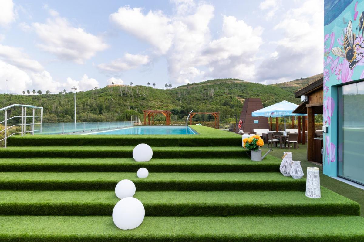 A piscina em ou perto de Boticas Hotel Art & SPA
