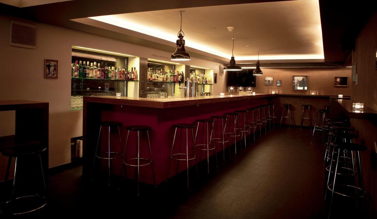 Arena Lodge - Housity