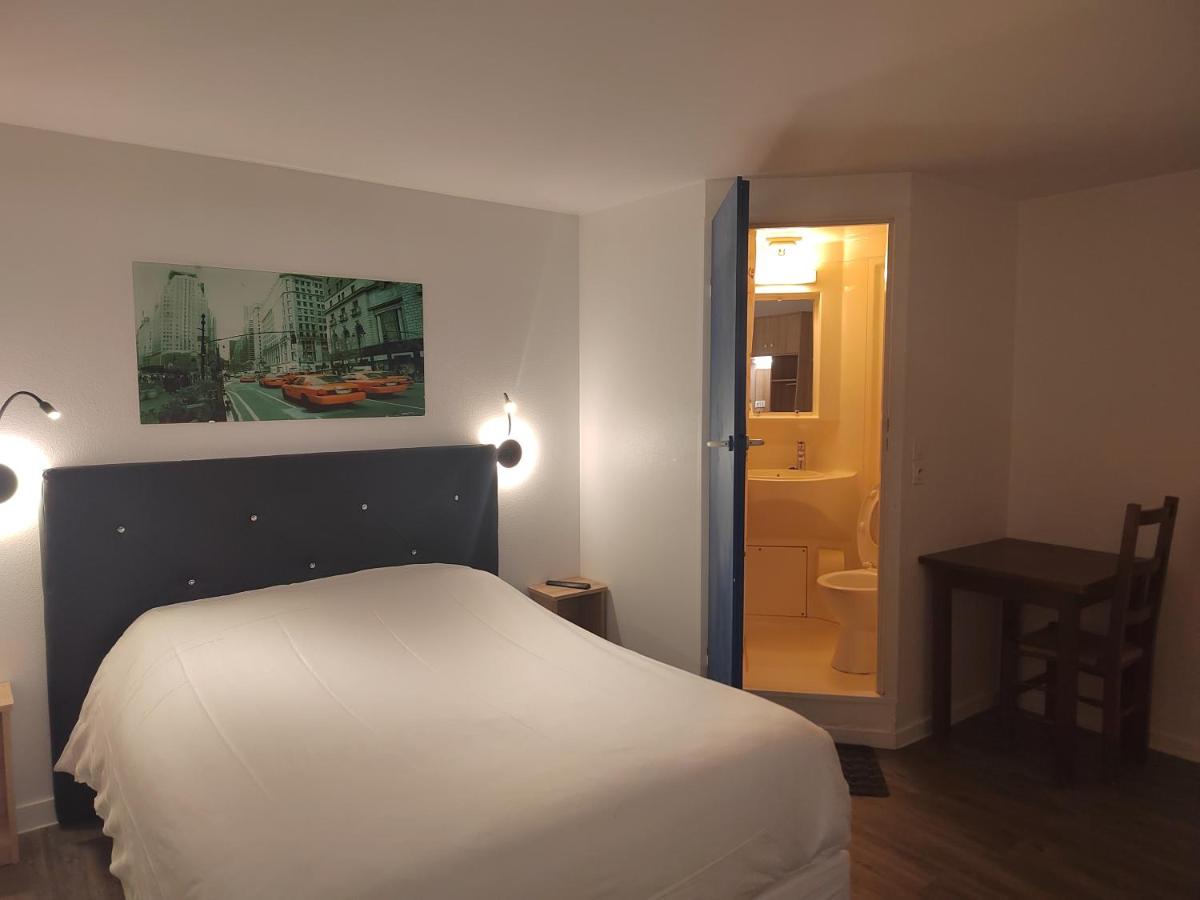 FASTHOTEL PARIS OUEST BOUAFLE - Housity