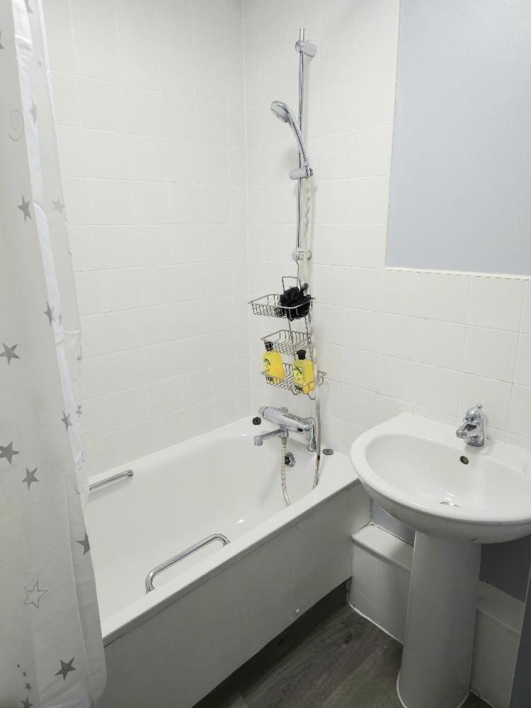 single room close to the city - Housity