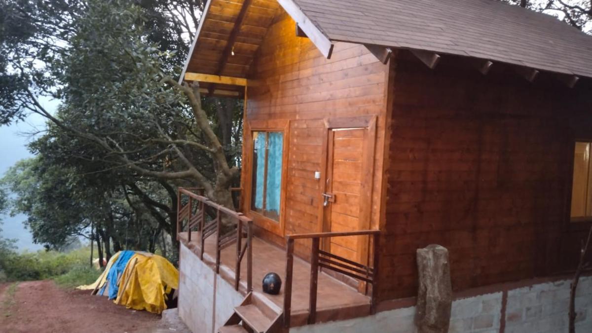Jhari Mountain View (Tree house) Homestay - Housity