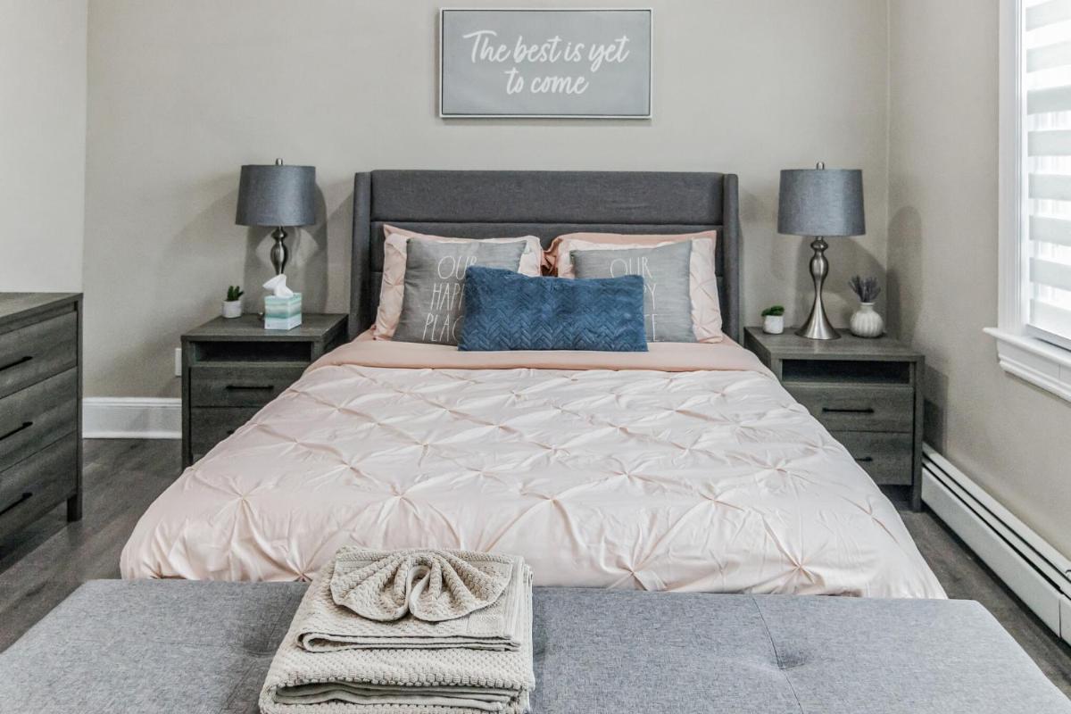 Hugh's and Nora's Place to stay - Housity