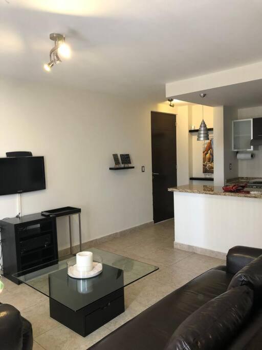 Depa equipado y piscina calientita en Juriquilla - Housity