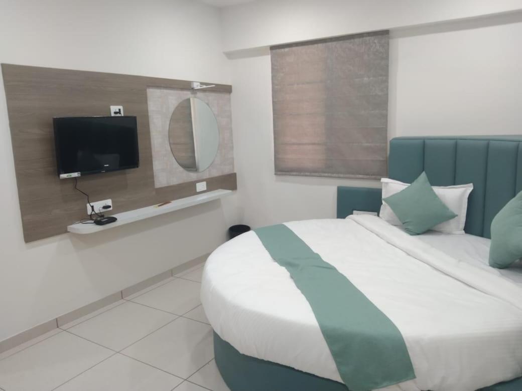 Hotel Md Residency - Housity