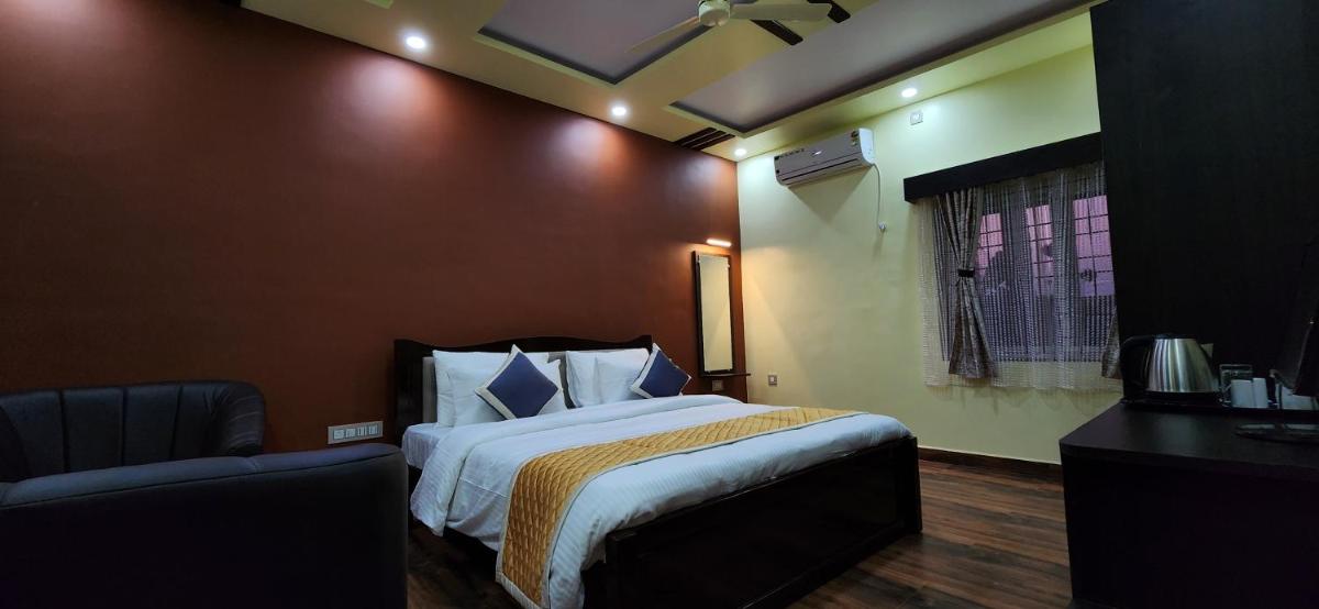 Aashrayam Hotels & Resorts Lake view - Housity
