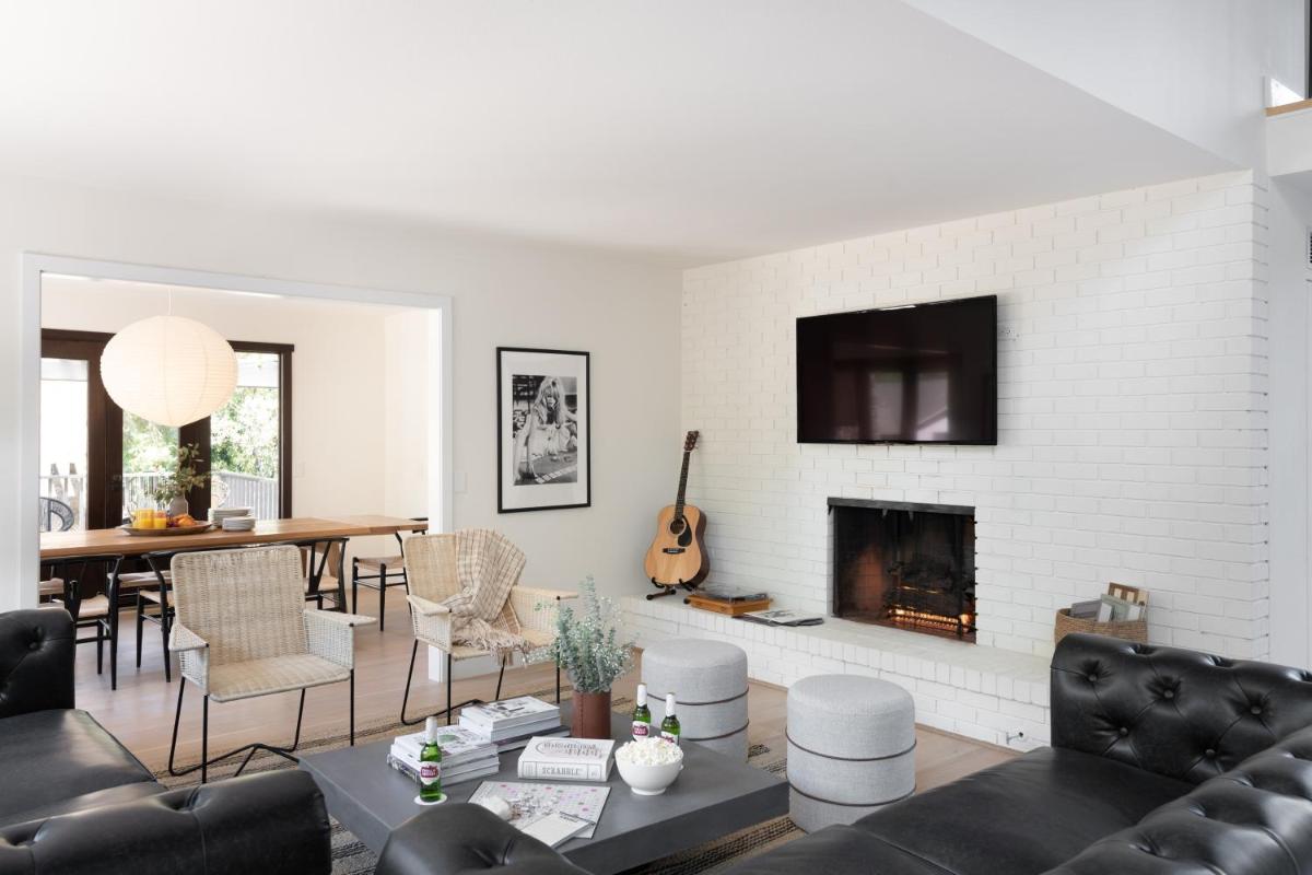 Suitetrails - Mataro by AvantStay Large Elegant Home in Santa Rosa w Hot Tub Games