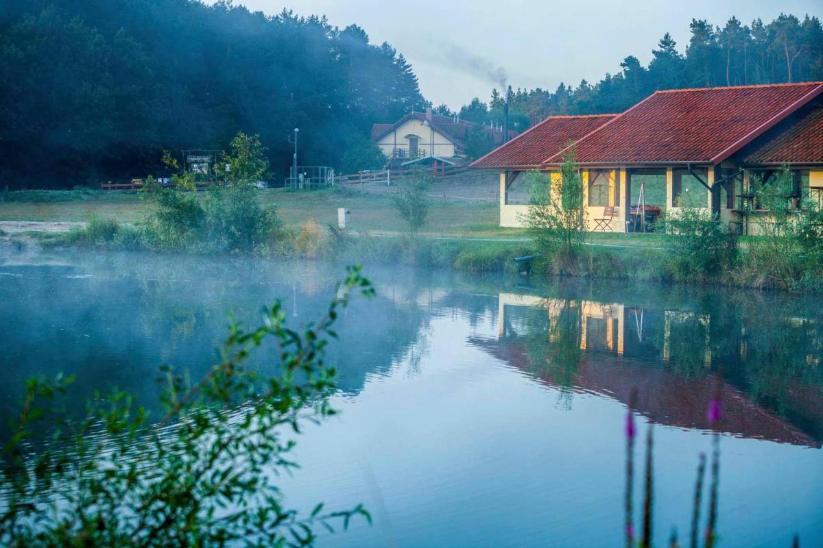 Pensjonat Iskra - Housity
