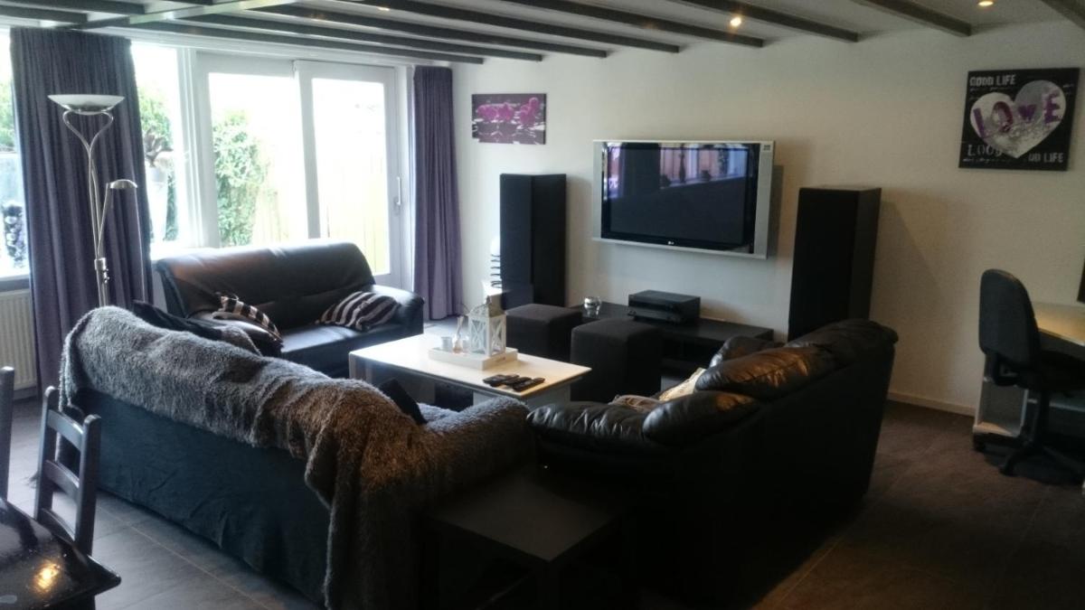 Bed & Kitchen Den Oever - Housity