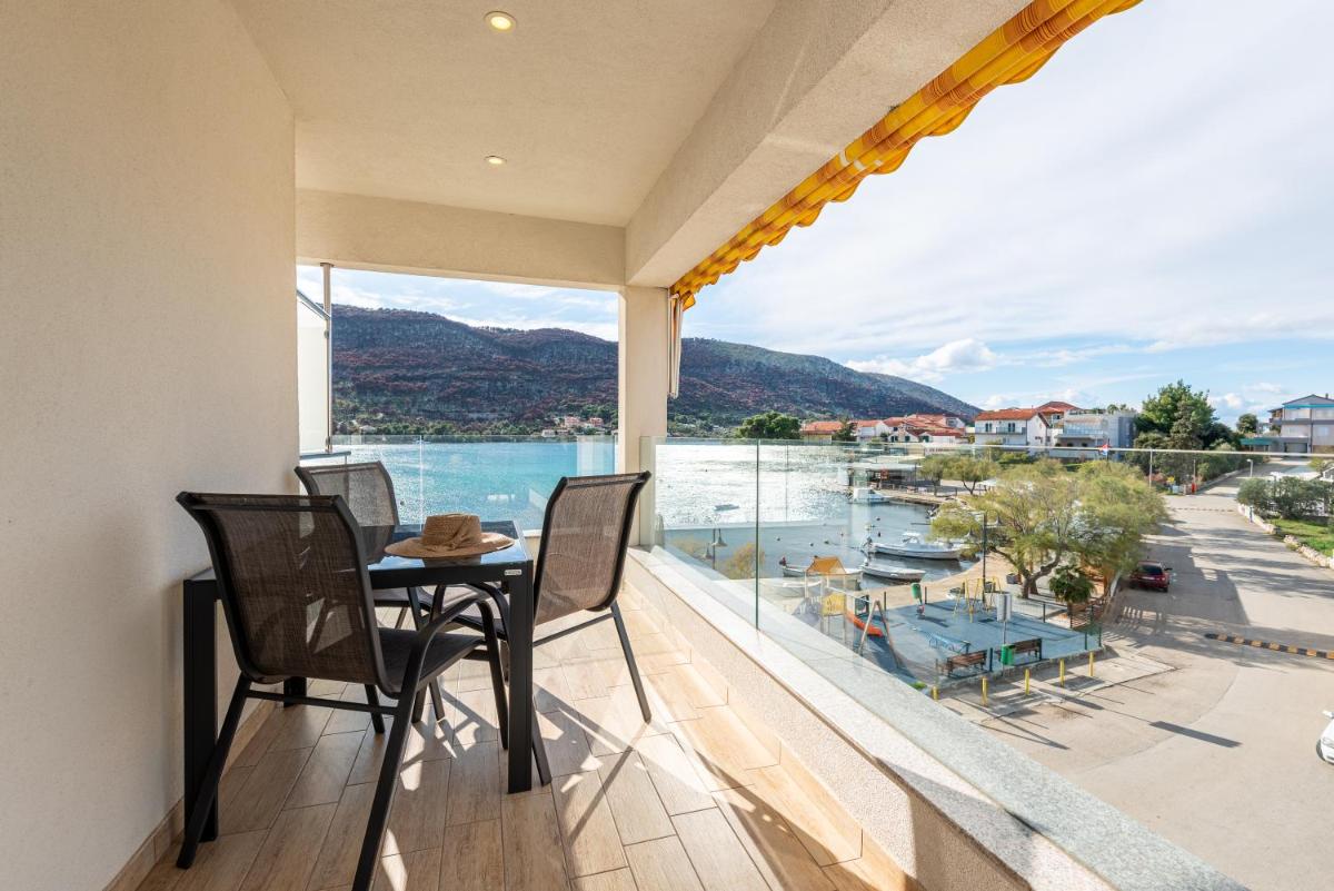 Apartments Holidays Roko - Housity
