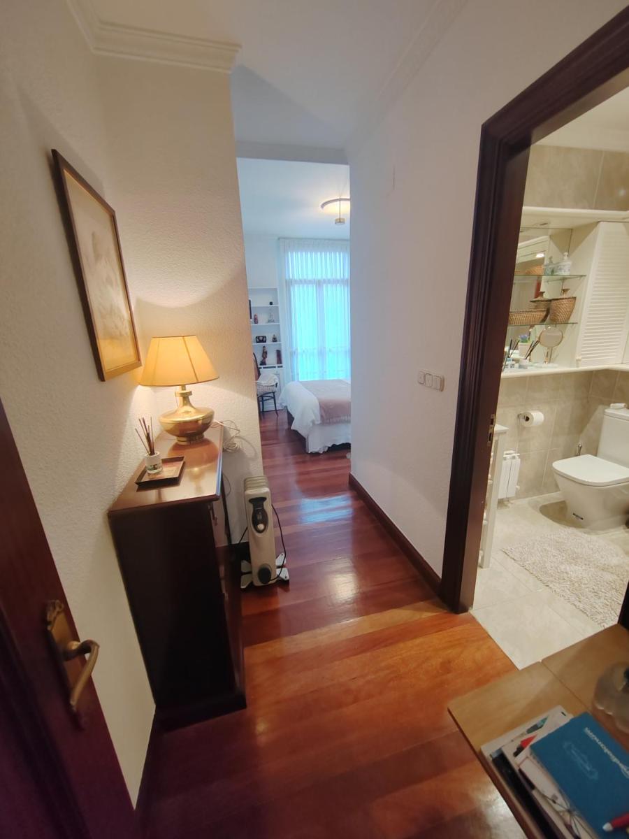 Habitación con baño privado en el centro de Bilbao - Housity