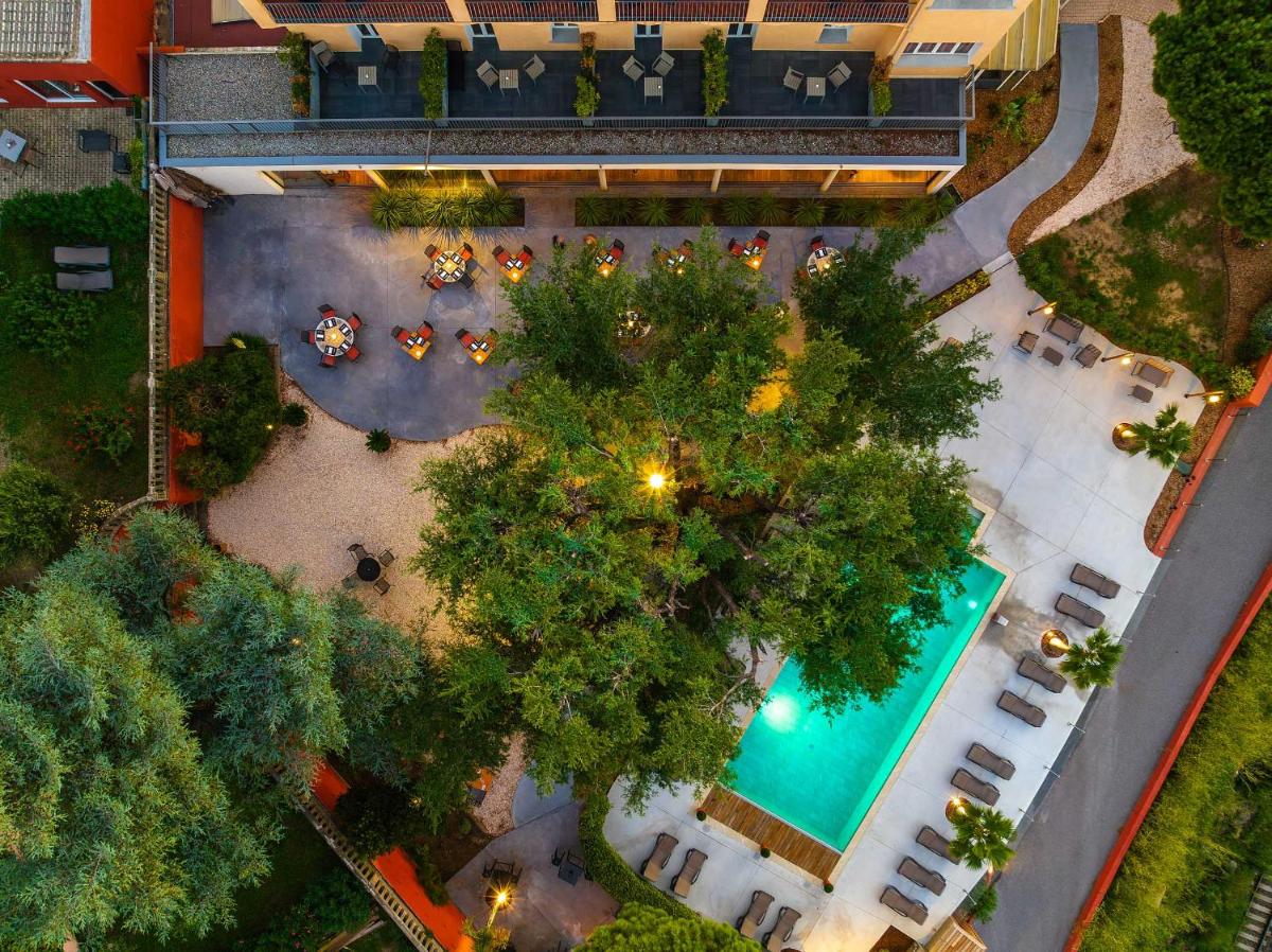 Piscine de l'établissement Les Jardins du Cèdre, Boutique hôtel & gastronomie ou située à proximité