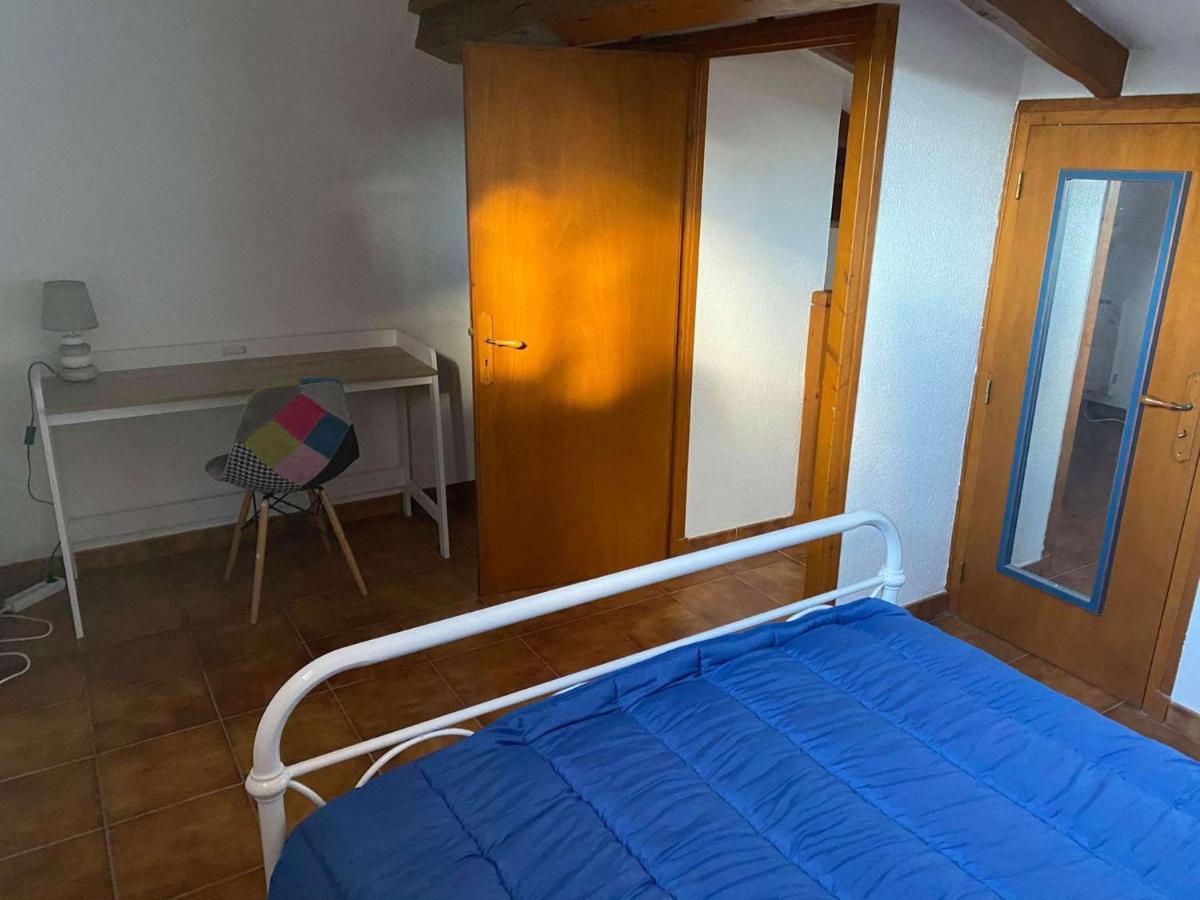 4MIR11JAUNE- T2 en DUPLEX idéalement situé pour 4 personnes - Housity