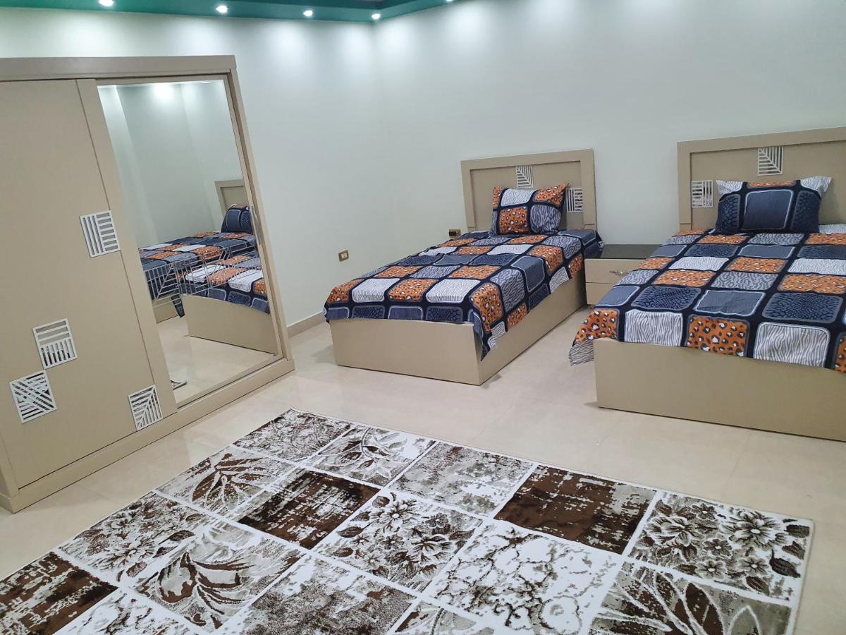 Suitetrails - Lovely 3-Bed Pyramids viewApartment in Kafr Nassar