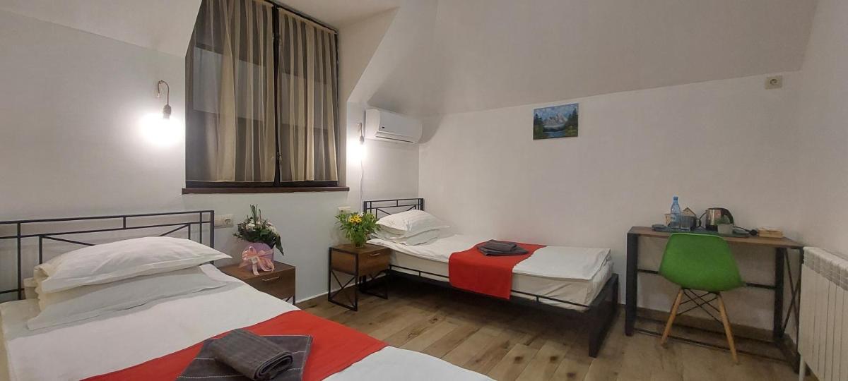 Blur Inn Gallery - Housity