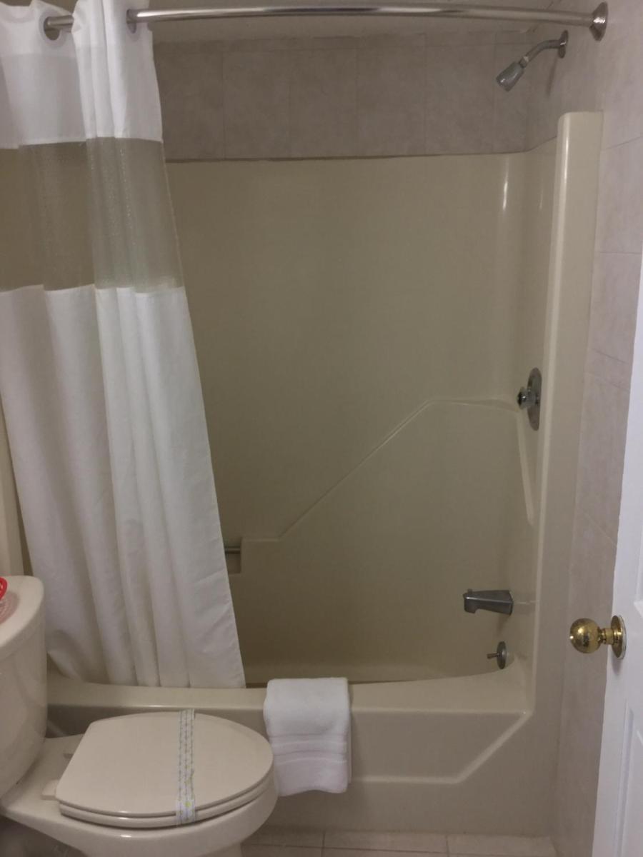 Red Carpet Inn-Bridgeton/Vineland - Housity