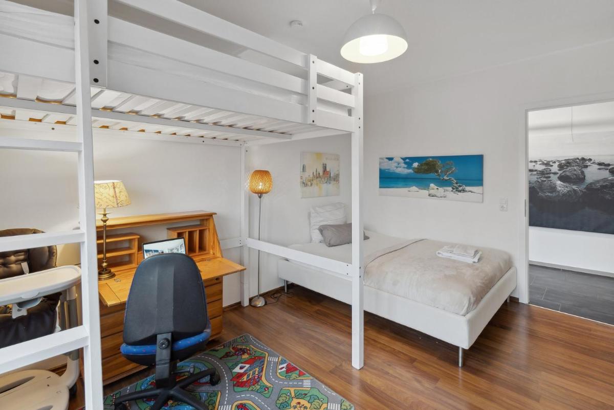 MAKE FEWO Kellermann Stylish 2BR Apartment Free 200 Mbps Wi-Fi 55'' OLED TV Fresh Air System - Housity
