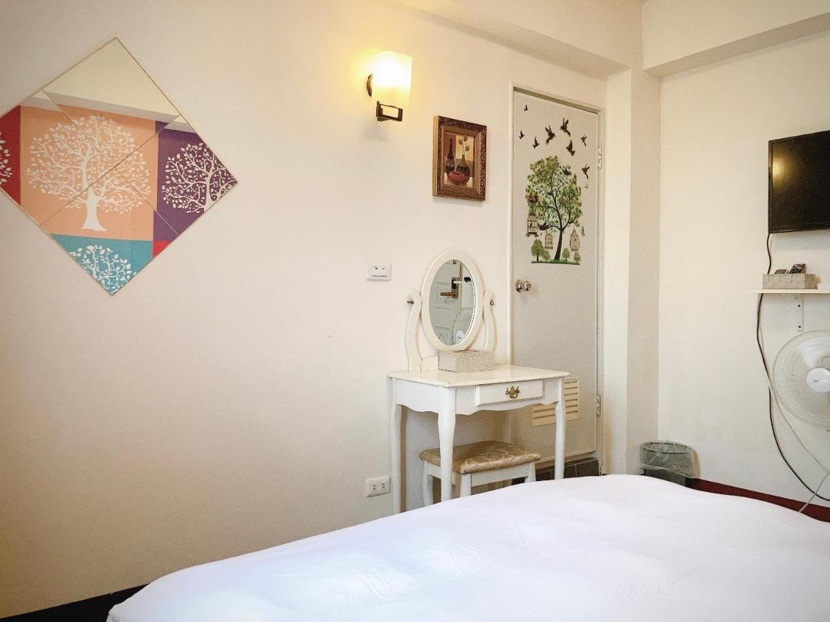 台南富居Tainan Fu House預訂後請主動聯繫做確認才保留訂房 - Housity