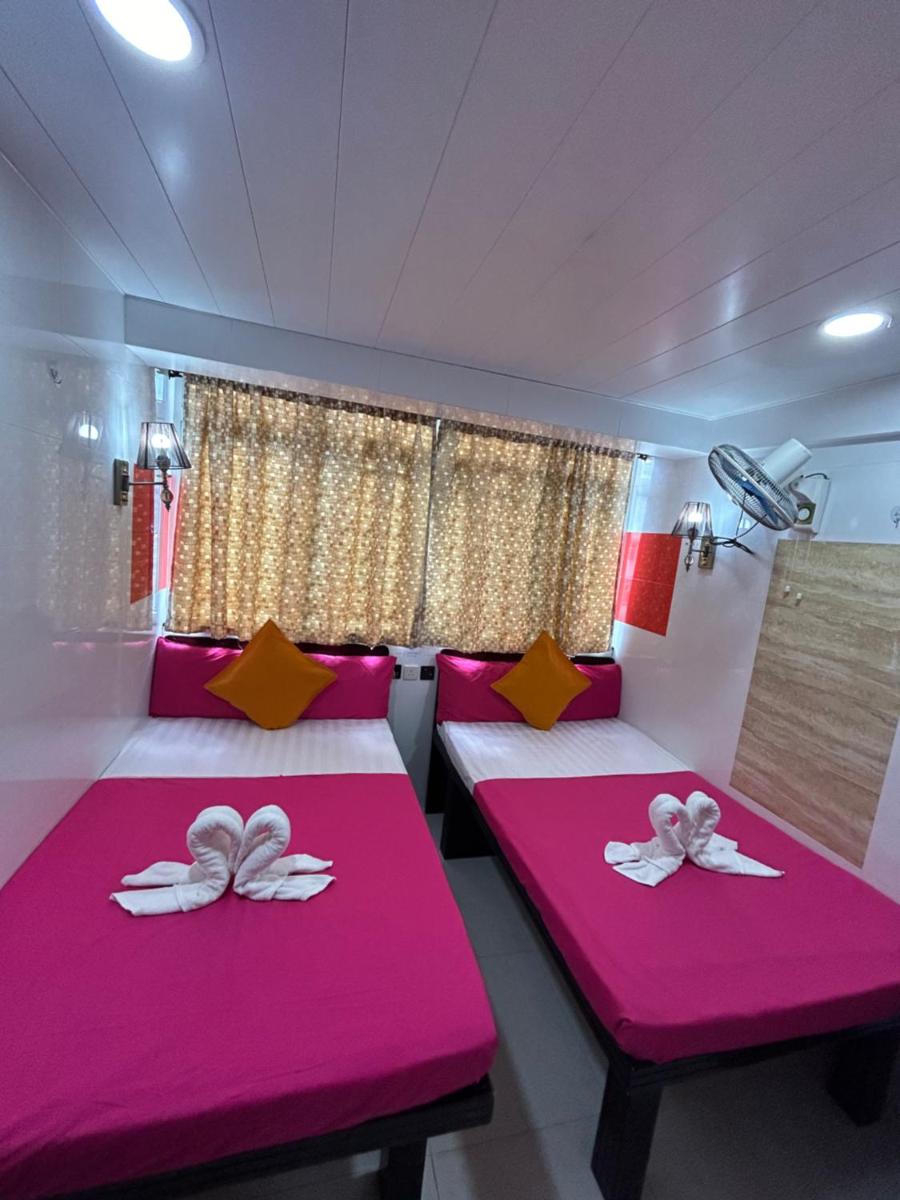 Manila Lounge - Housity