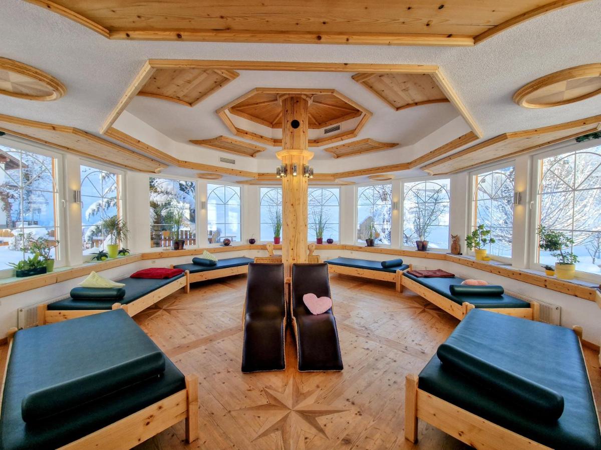 Berghotel Almrausch - Housity