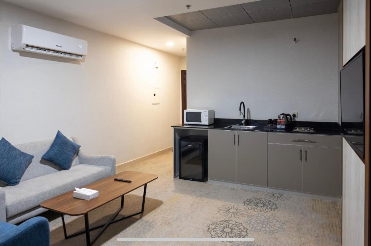 Sweet Home For Serviced Accommodation - Housity