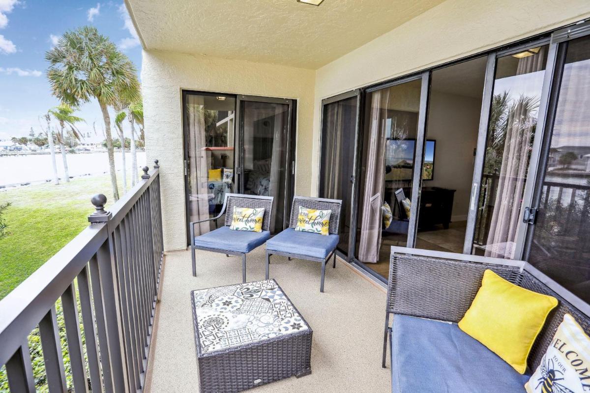 Land's End 1-208 Bay Front - Premier - Housity