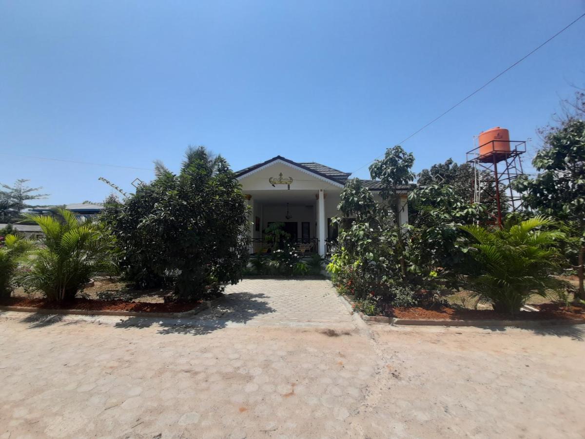 Puri Kesumayudha House - Housity