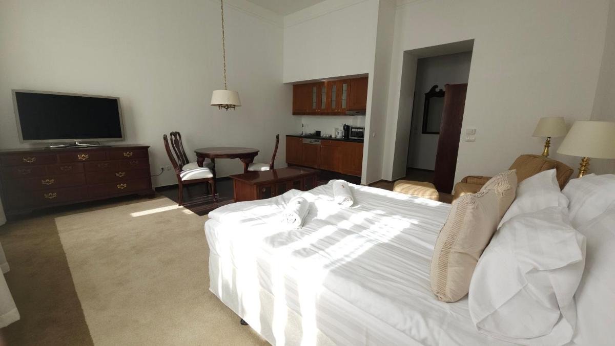 OPERA16 Guestrooms - Housity