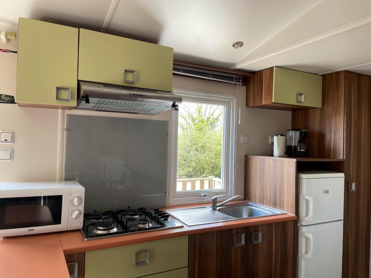 Bungalow charmant à Argences-en-Aubrac avec piscine partagée - Housity