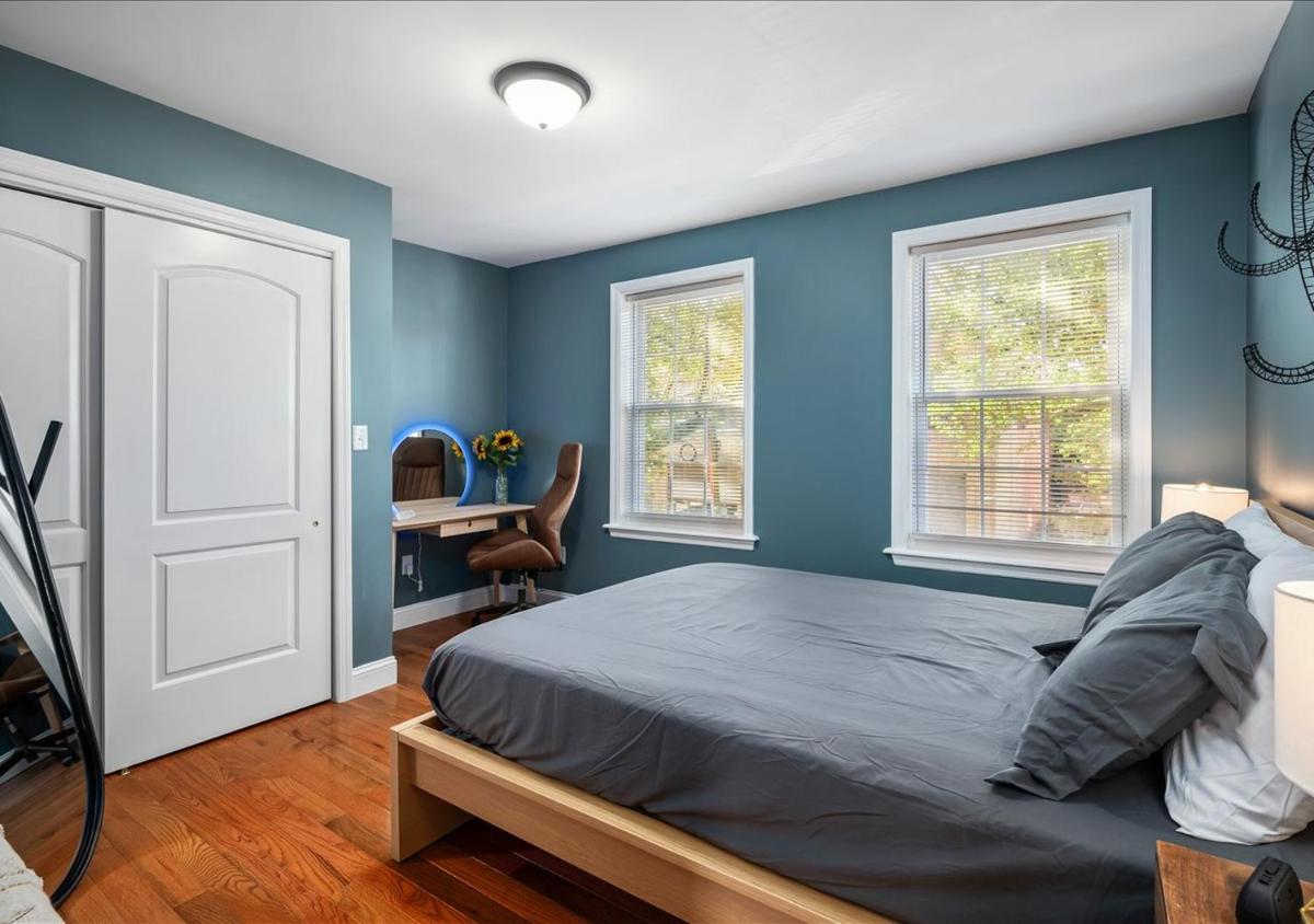 Colorful, Comfy & Modern - Close to NYC - Parking! - Housity