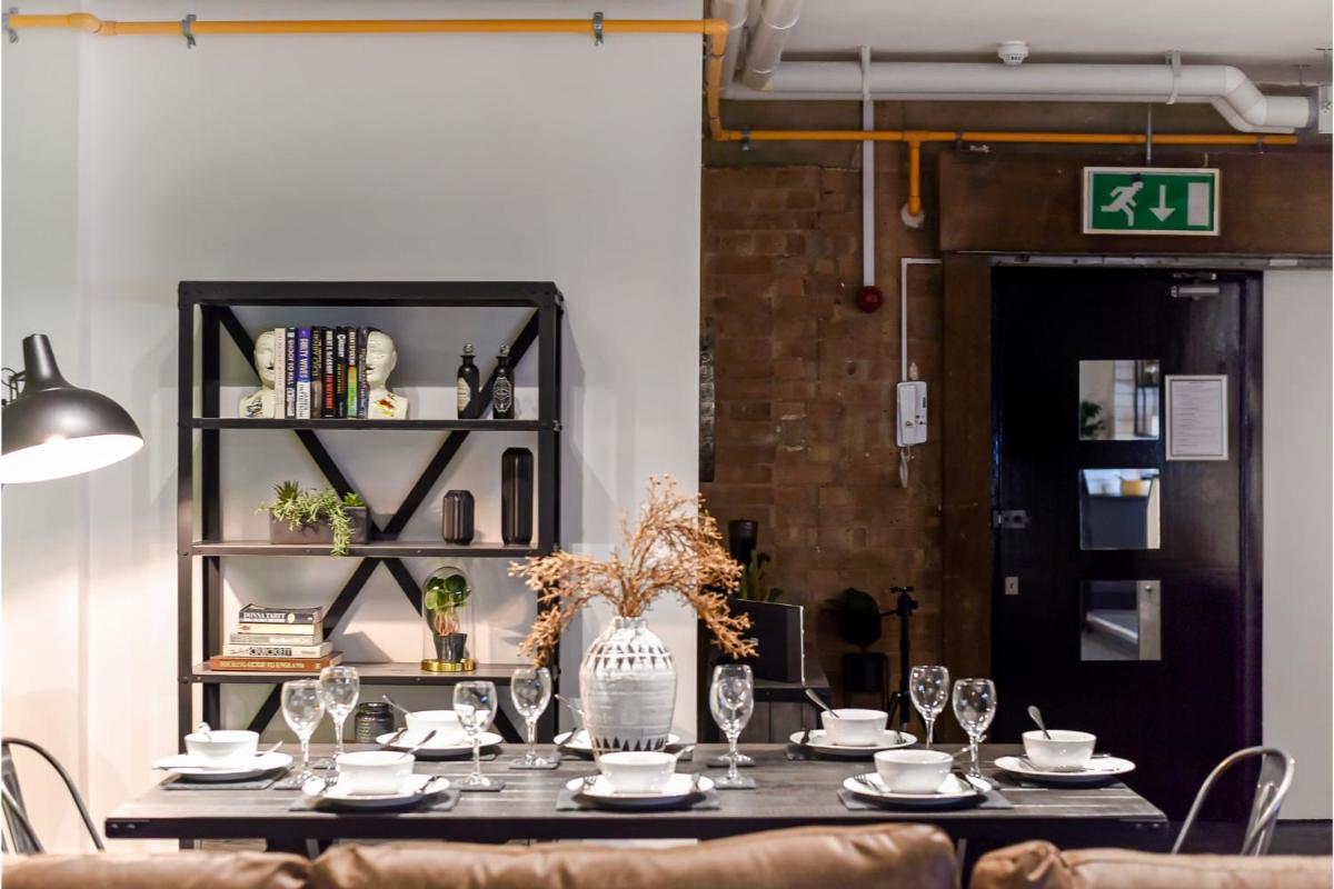 Trendy, Arty, 3BR in Heart of Hipster Hackney! - Housity