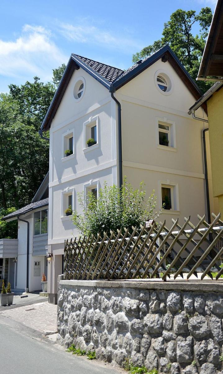 Effie Perine Apartments - Housity