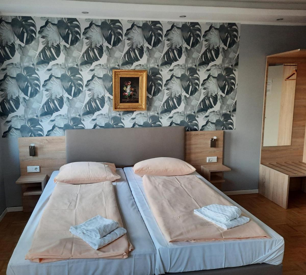 Hotel Residenz - Housity