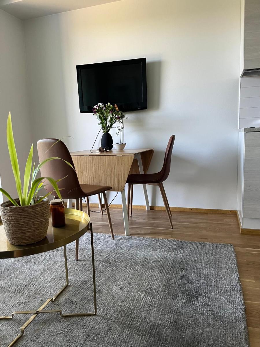 Helsinki Espoo Bright apartment /w big balcony close to Aalto University and metro - Housity