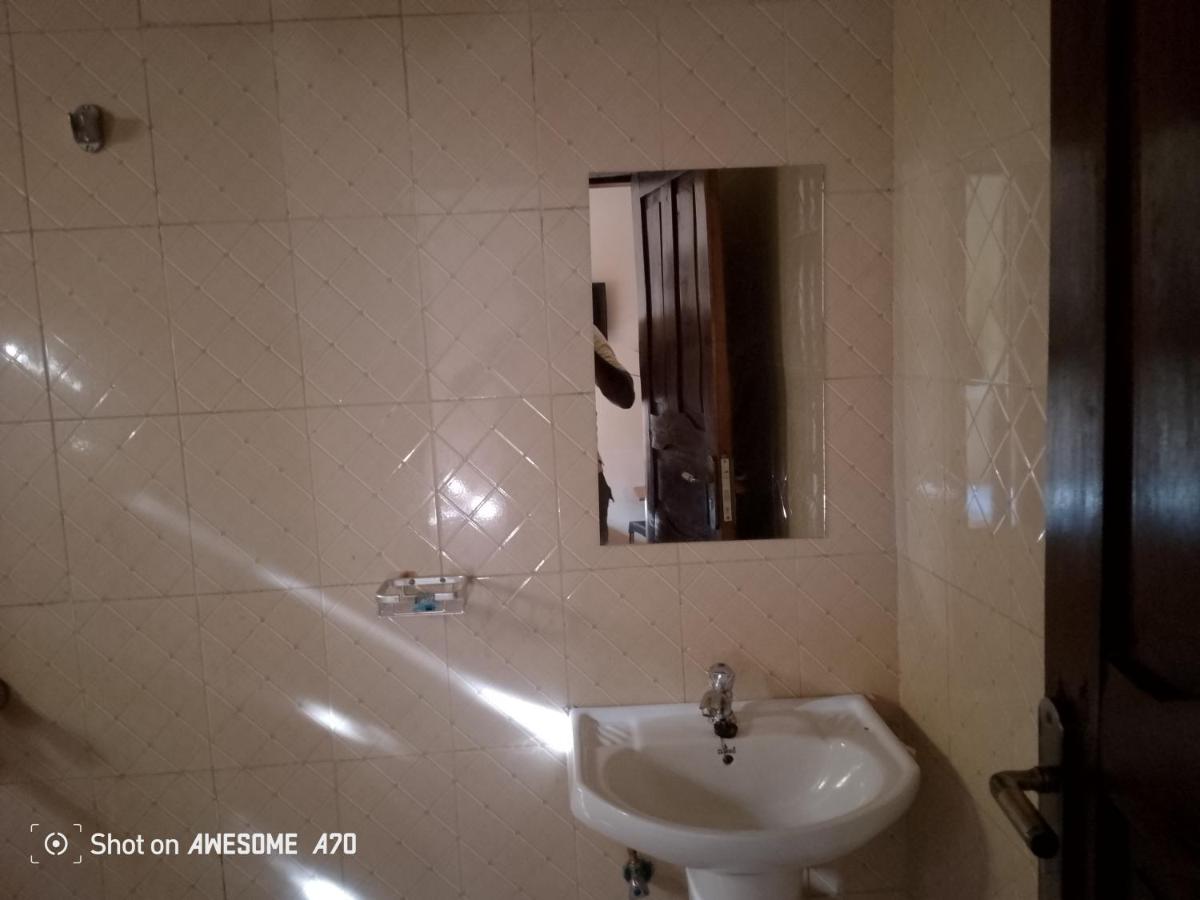 Suitetrails - Green Gardens Busia Hotel