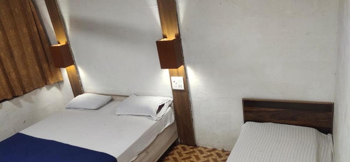 Hilltone veg non veg matheran - Housity