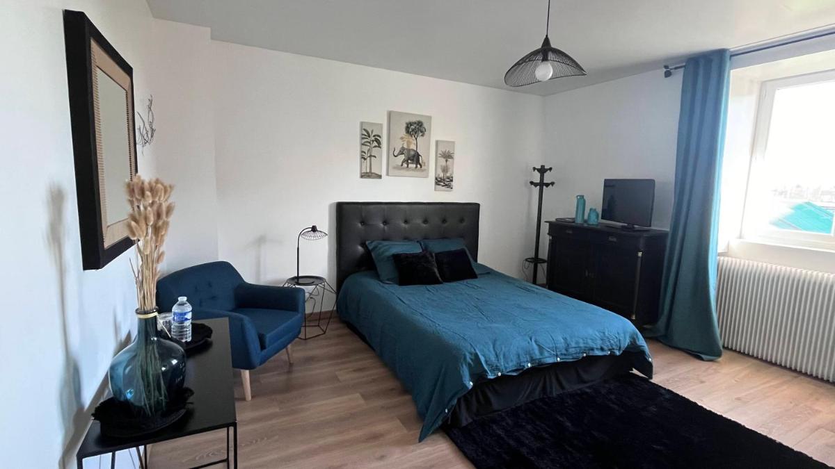 Chambre au petit Chateau - Housity
